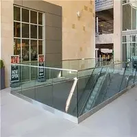 u kanal staklena ograda